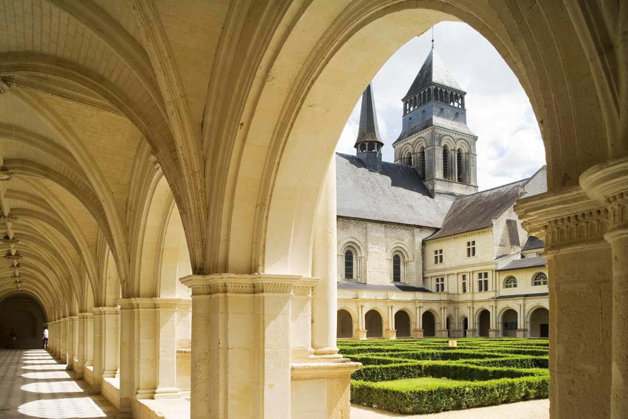 Logis Hotel La Croix Blanche Fontevraud Exterior foto