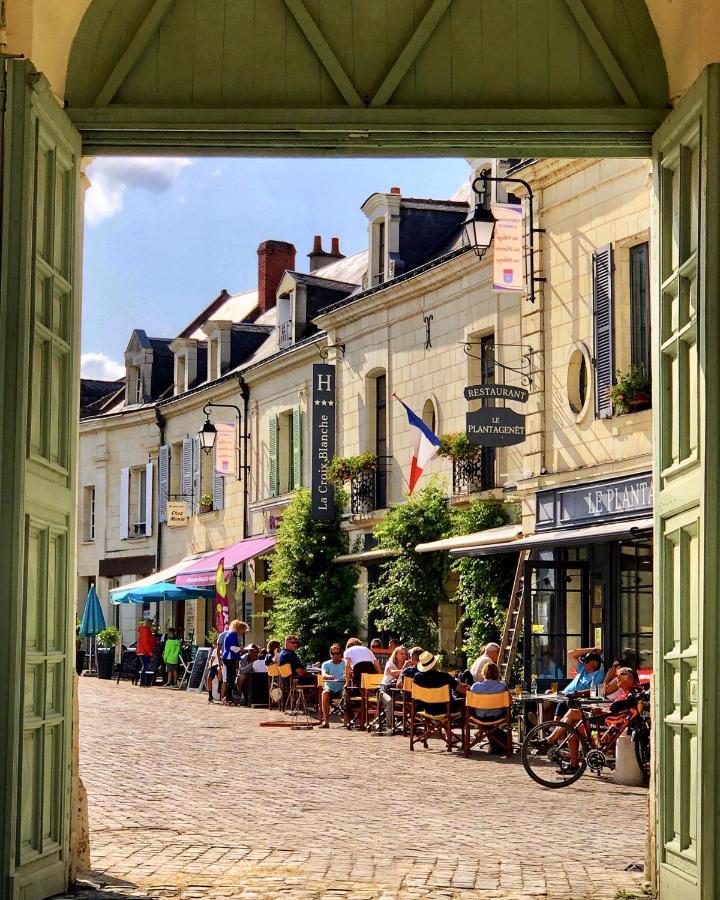 Logis Hotel La Croix Blanche Fontevraud Exterior foto