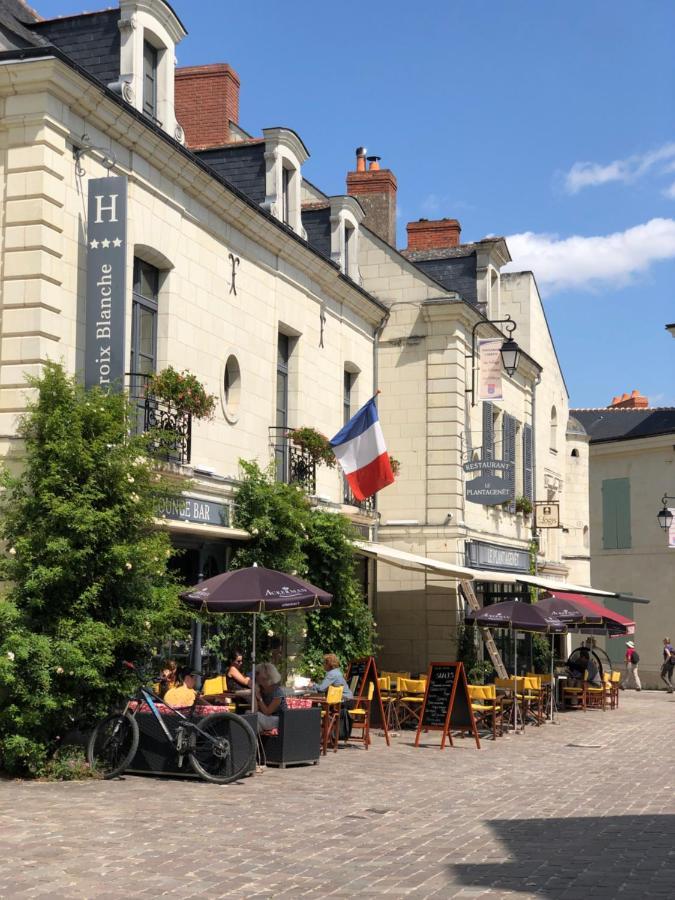 Logis Hotel La Croix Blanche Fontevraud Exterior foto