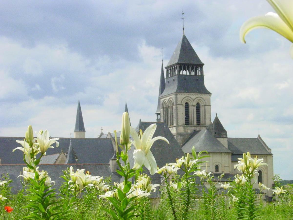 Logis Hotel La Croix Blanche Fontevraud Exterior foto